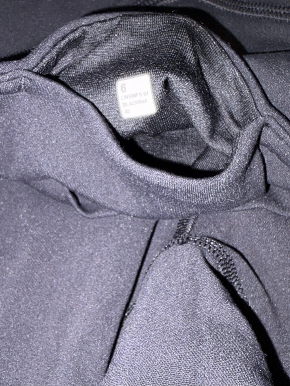 NWT*LULULEMON*SIZE 6* ALIGN HIGH RISE JOGGER*AUTHENTIC*BLACK*$118 RETAIL*25” LNG